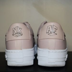 Nike Air Force 1 Pixel